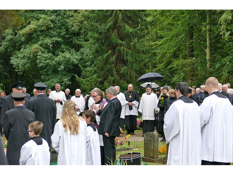 Pontifikalrequiem und Beisetzung von Weihbischof em. Johannes Kapp (Foto: Karl-Franz Thiede)